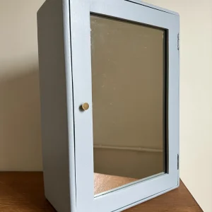 Armoire de pharmacie vintage #2
