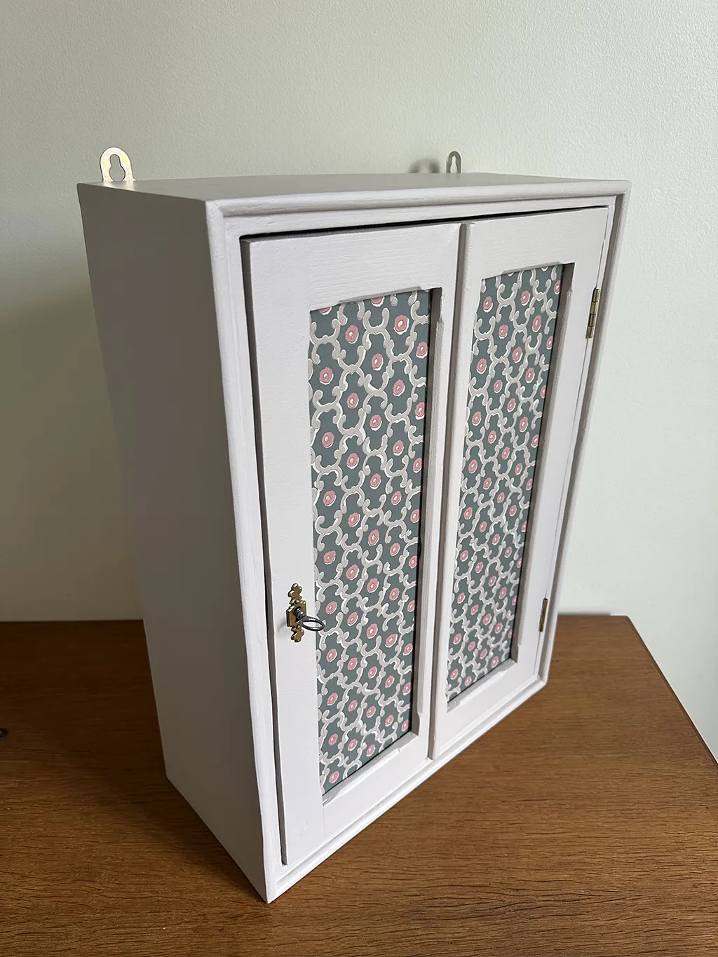 Petite armoire ancienne revisitée – Image 2