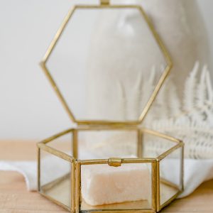 Boîte hexagonale en verre