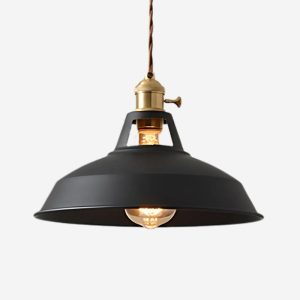 Suspension en métal au design moderne