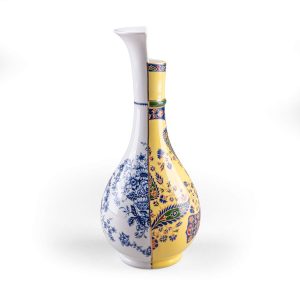Vase hybride Chunar en porcelaine par CTRLZACK x Seletti