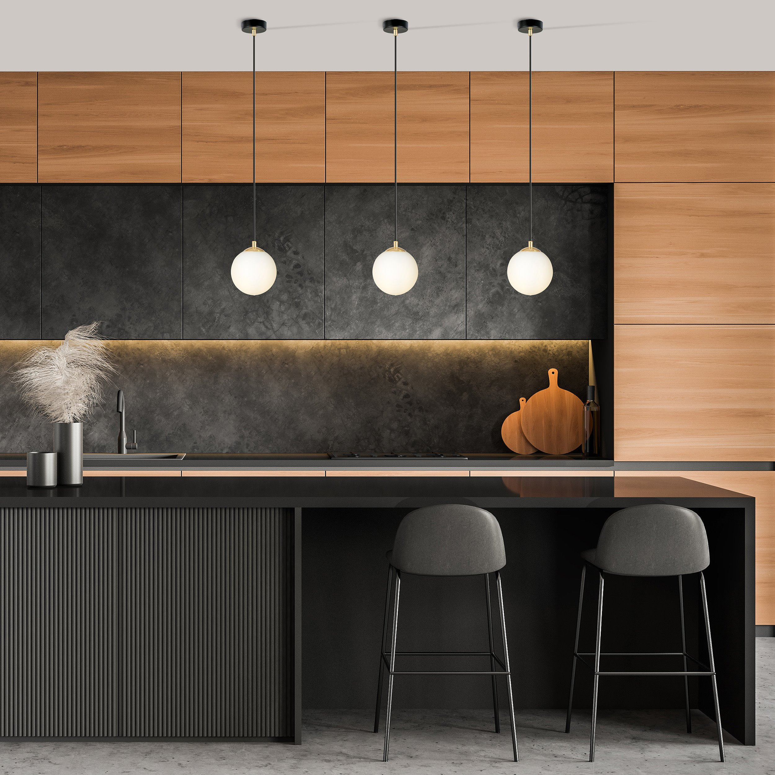 Suspension Royal base en métal et détail doré avec abat jour en boule de verre opale au design contemporain par Emibig – Image 3