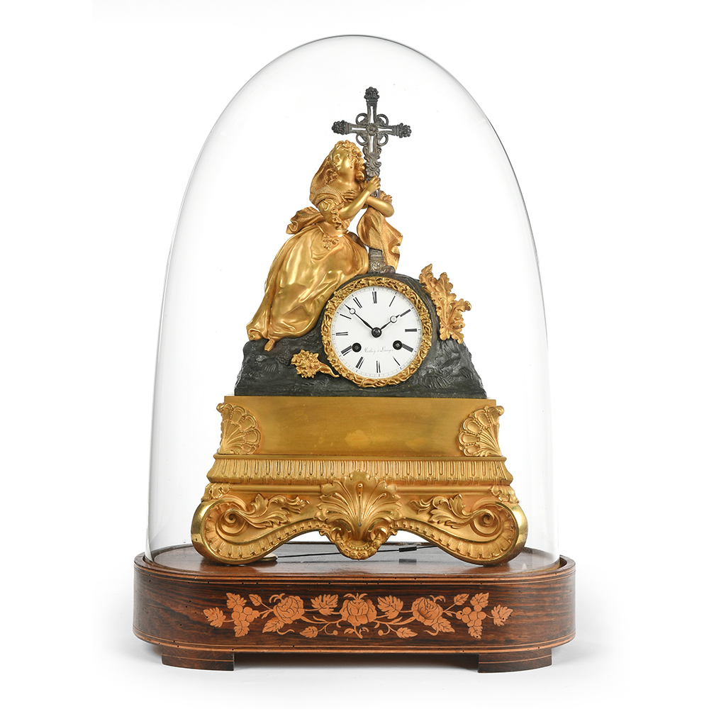 Horloge Sainte Marie Madeleine sous globe Charles X