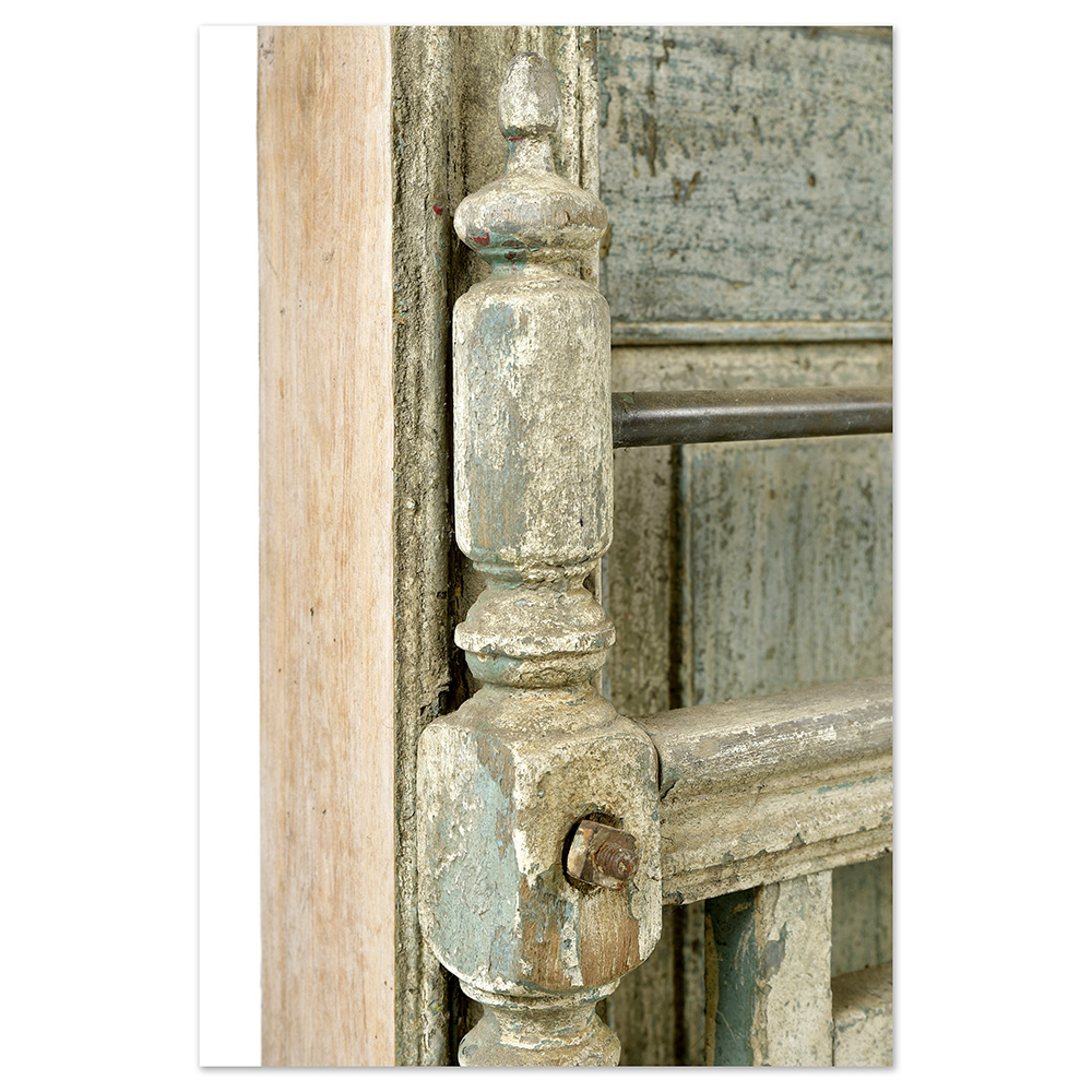 Porte indienne en bois massif patiné à balustrade (202 x 86 x 18cm) – Image 7