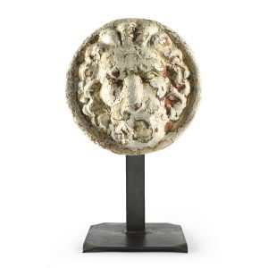 Mascaron belge en terre cuite en forme de tête de lion