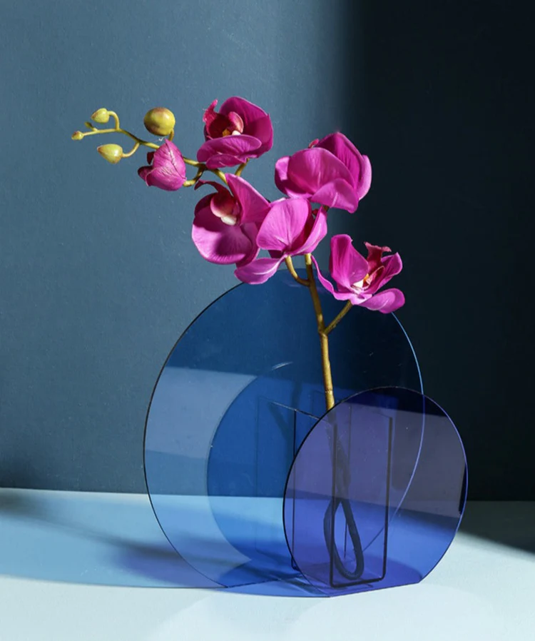 Vase Acrylique Bleu Cobalt et Bleu Ciel Rond | Design Rétro Géométrique Pavao Studio – Image 4