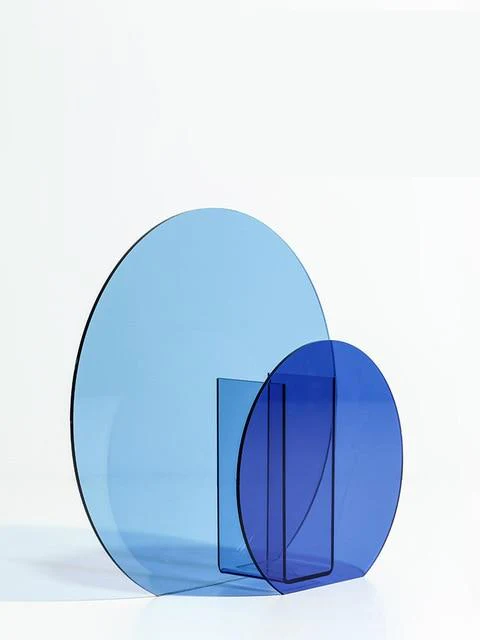 Vase Acrylique Bleu Cobalt et Bleu Ciel Rond | Design Rétro Géométrique Pavao Studio – Image 5