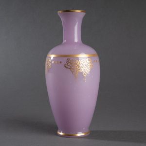 Petit vase en opaline, Baccarat, XIXe siècle
